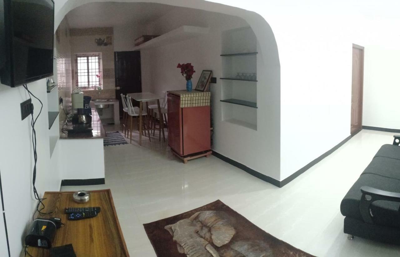 Pear Tree Inn Villa Котагири Екстериор снимка